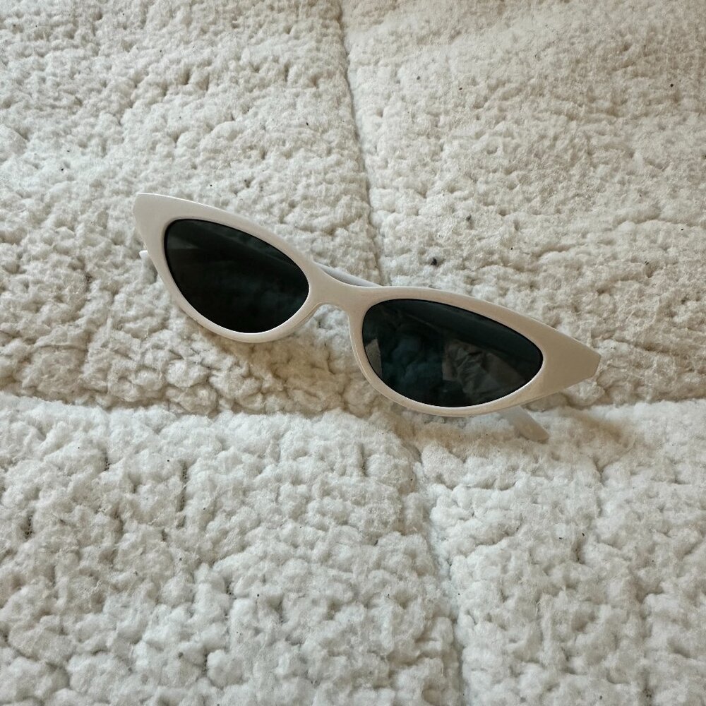 Classic Vintage Style Womens Cat Eye Sunglasses White
